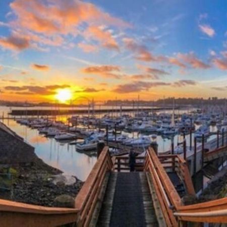 Embarcadero Resort ニューポート エクステリア 写真