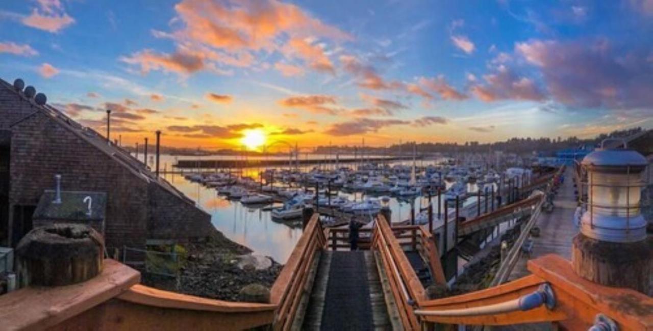 Embarcadero Resort ニューポート エクステリア 写真