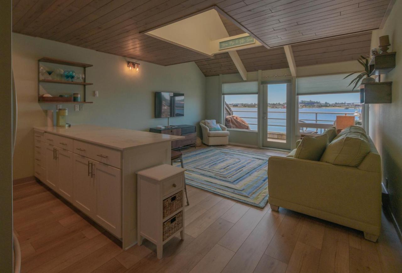 Embarcadero Resort ニューポート エクステリア 写真