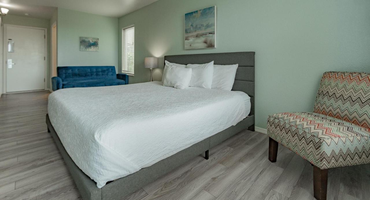 Embarcadero Resort ニューポート エクステリア 写真